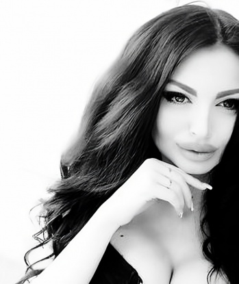 Буду рада стать твоей фантазией, твоим источником наслаждения. Живу в Москве, самом пылком и горячем городе! Мои услуги охватывают все твои сексуальные желания и фантазии. Я выполняю ролевые игры, массаж, стриптиз и многое другое. У меня есть горячие фото, которые подчеркнут мою привлекательность. Позволь мне сделать твои самые сокровенные мечты реальностью. Мой опыт абсолютно уникален, а отзывы моих клиентов лишний раз подтверждают это. Великолепие и страсть ждут тебя со мной. 🌟🔥💋 2395, 24 года